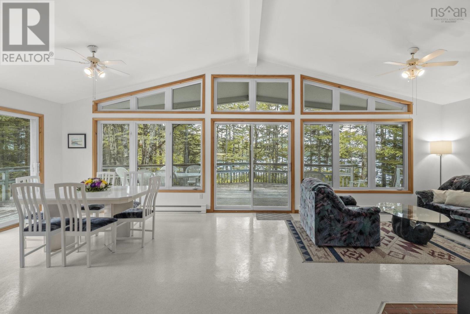 376 Lakefront Drive