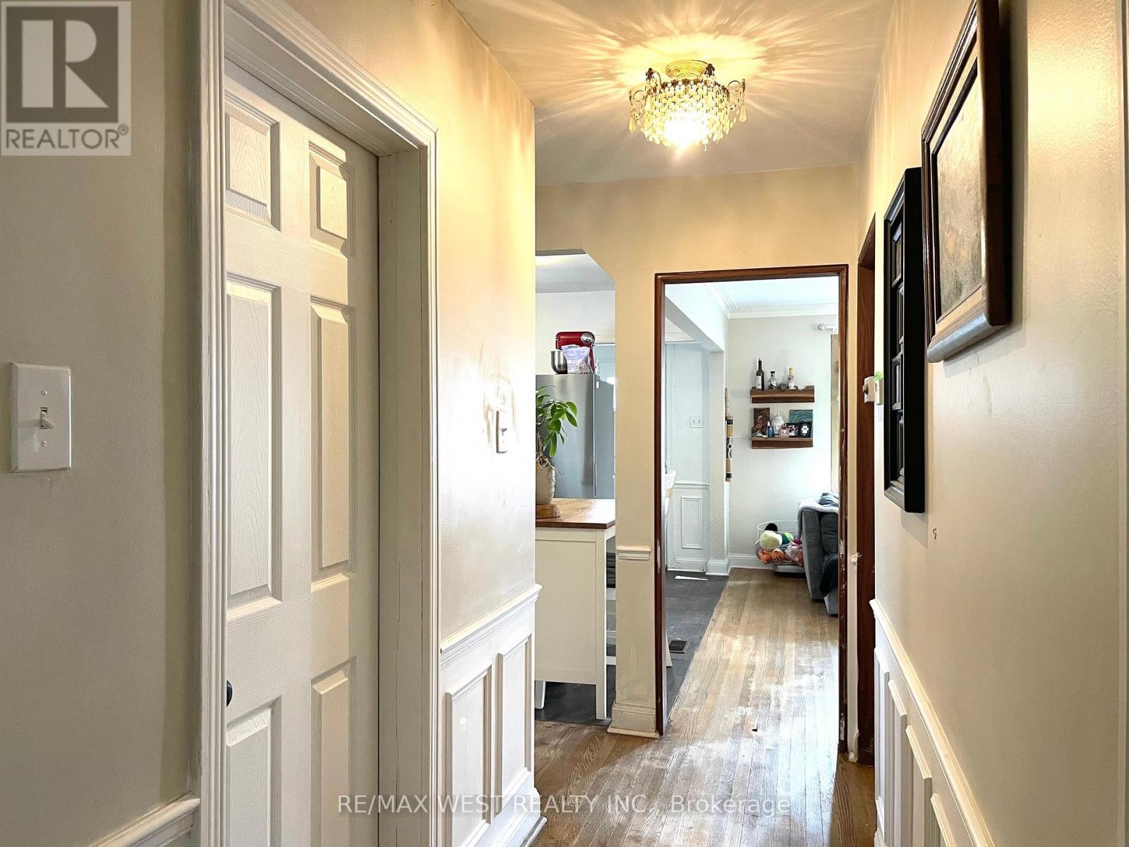 4 PARKCHESTER ROAD