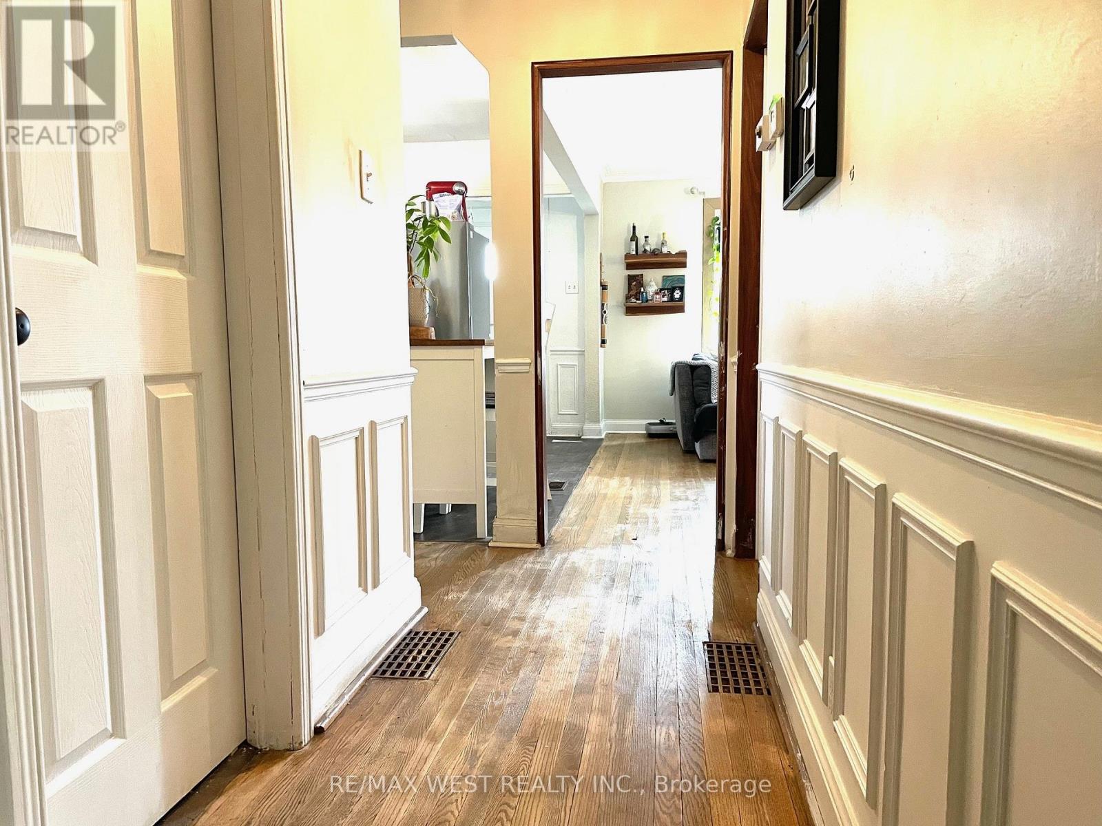 4 PARKCHESTER ROAD
