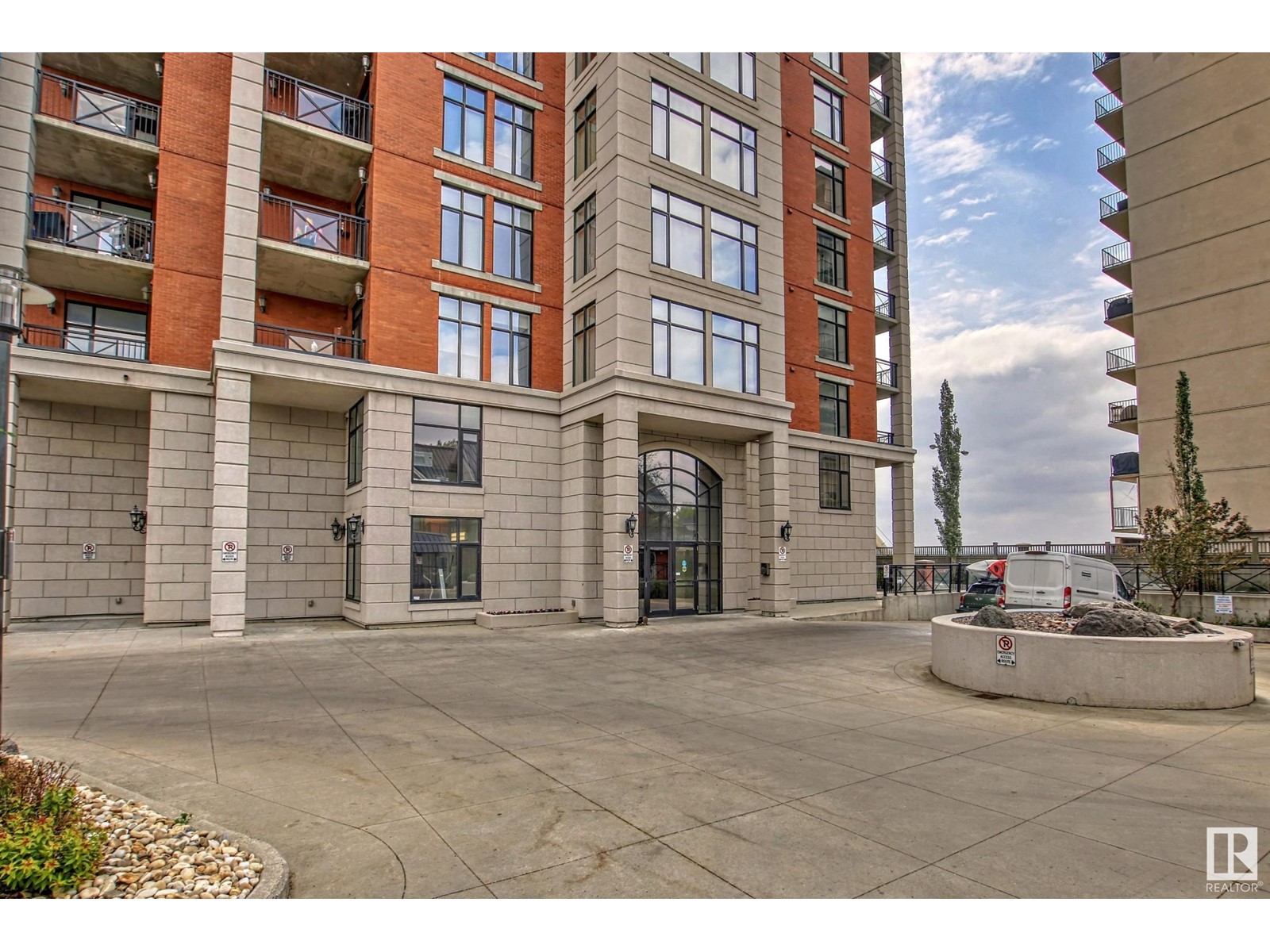 #1705 9020 JASPER AV NW