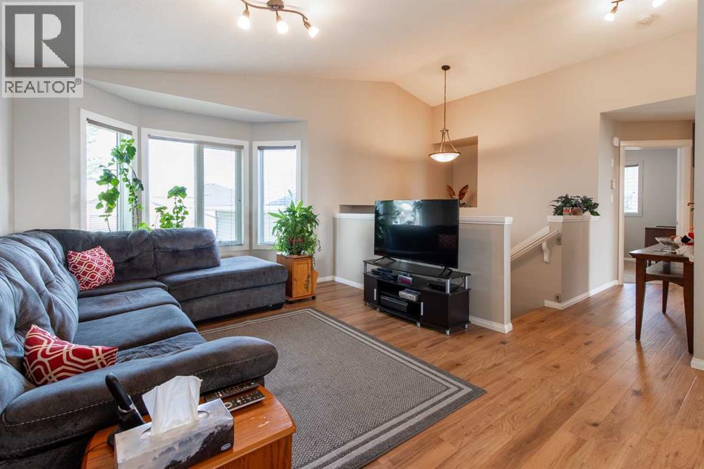 195 Mt Sundial Court W