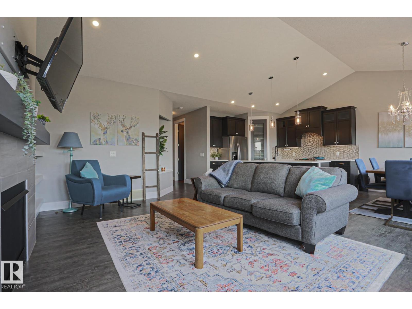 9711 223 ST NW