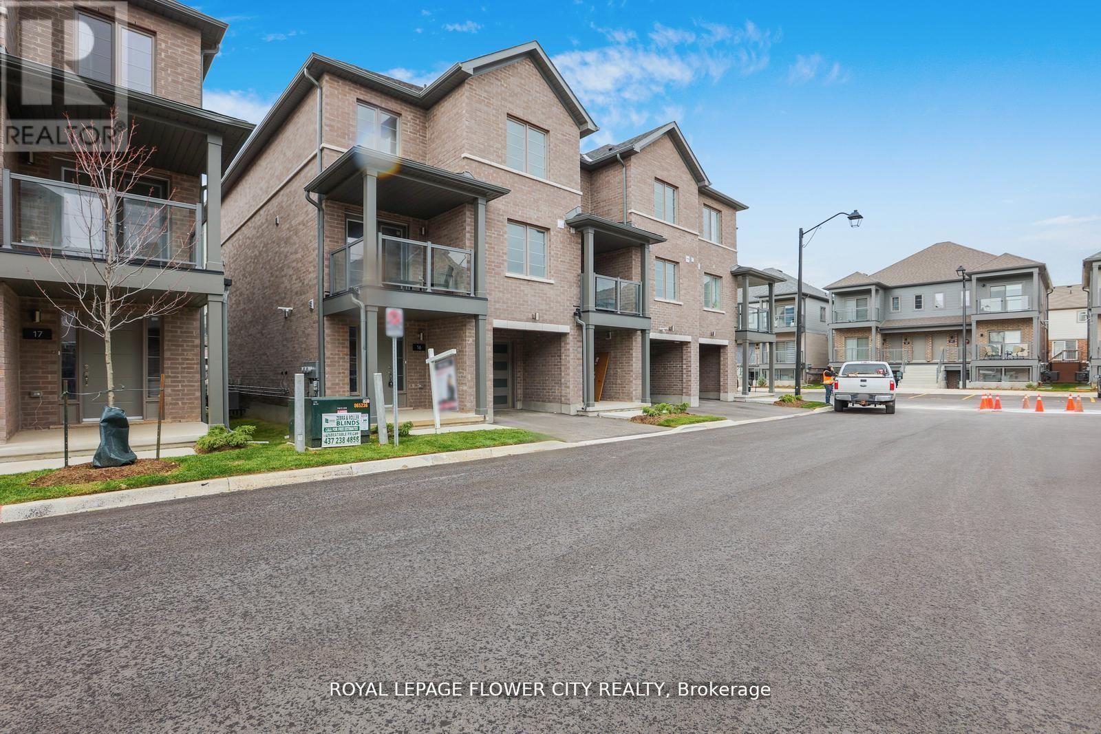 16 - 205 WEST OAK TRAIL