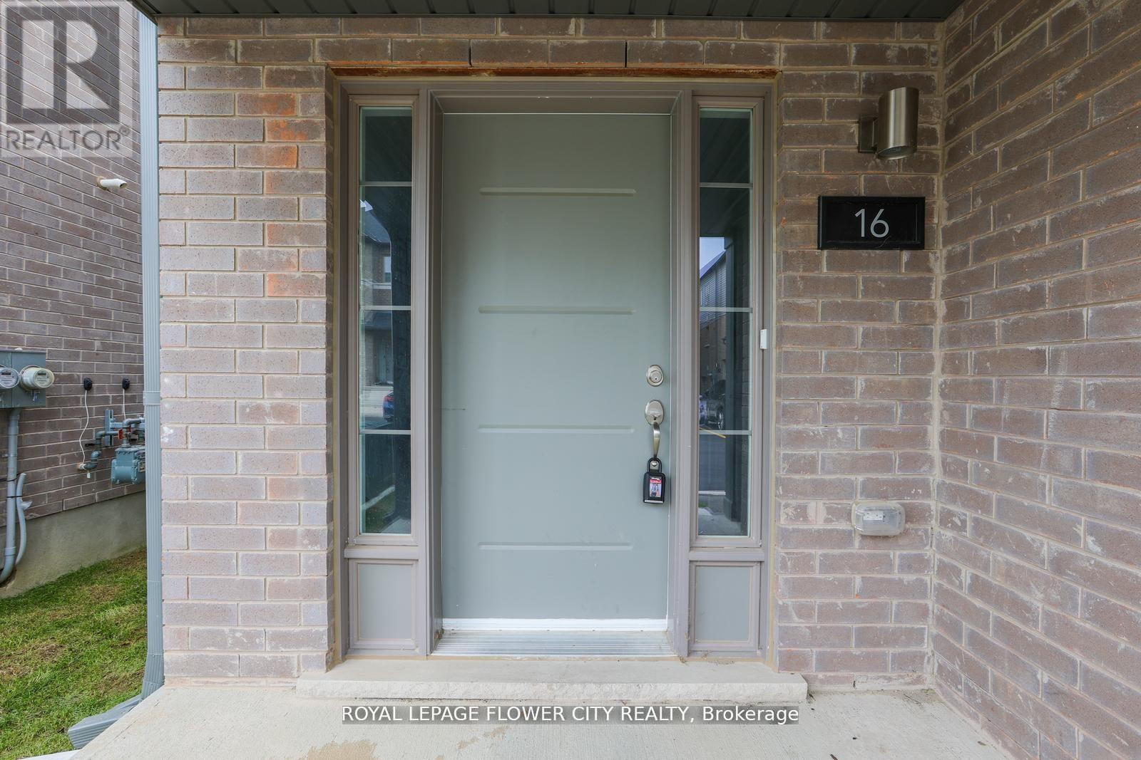 16 - 205 WEST OAK TRAIL