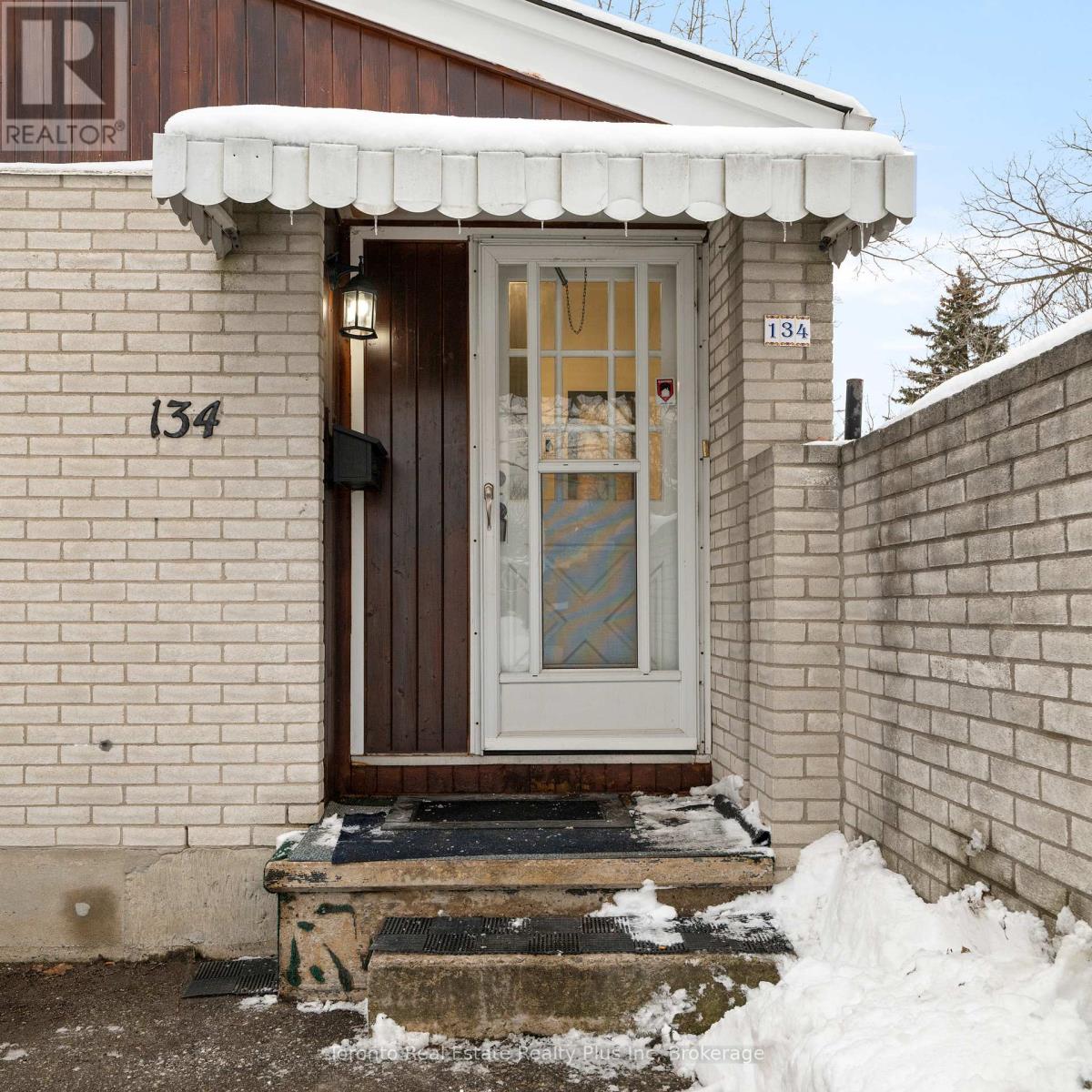 134 PEPPERWOOD CRESCENT