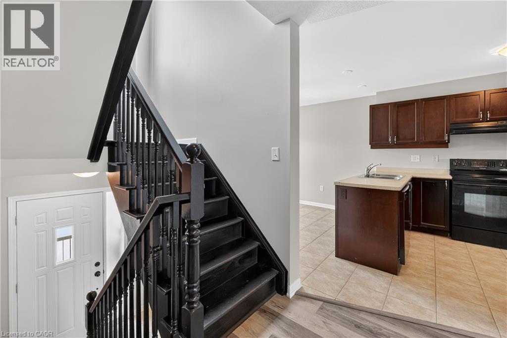 7 HEPWORTH Crescent
