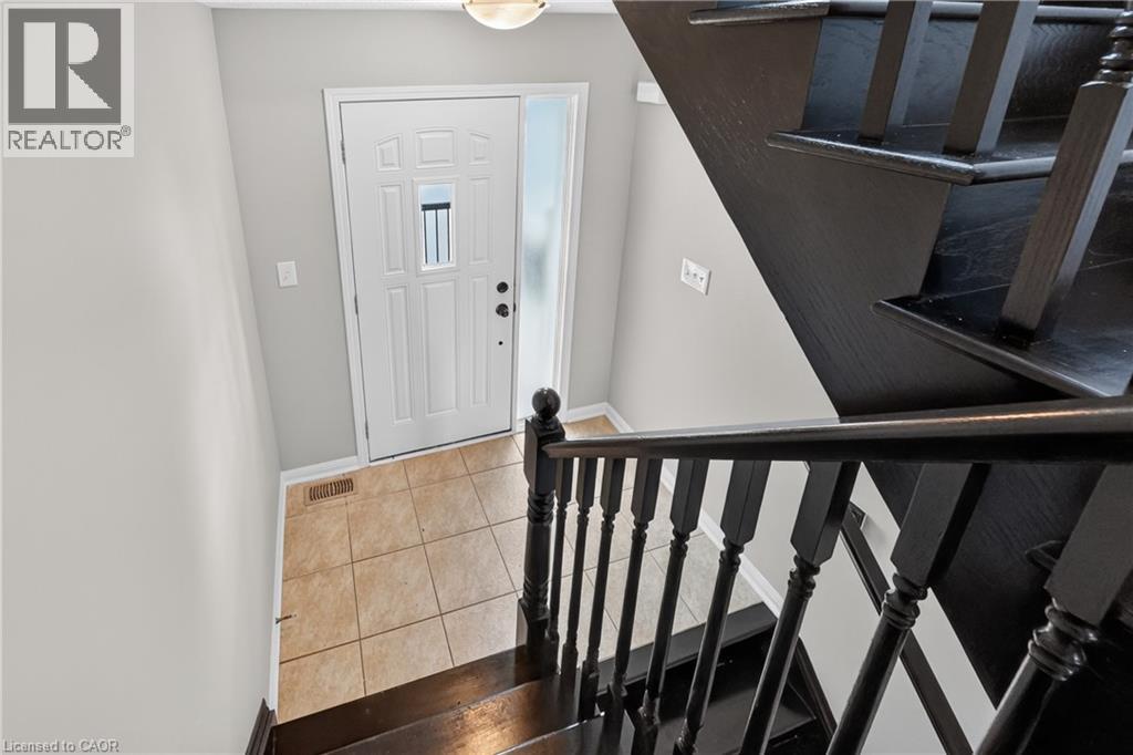 7 HEPWORTH Crescent