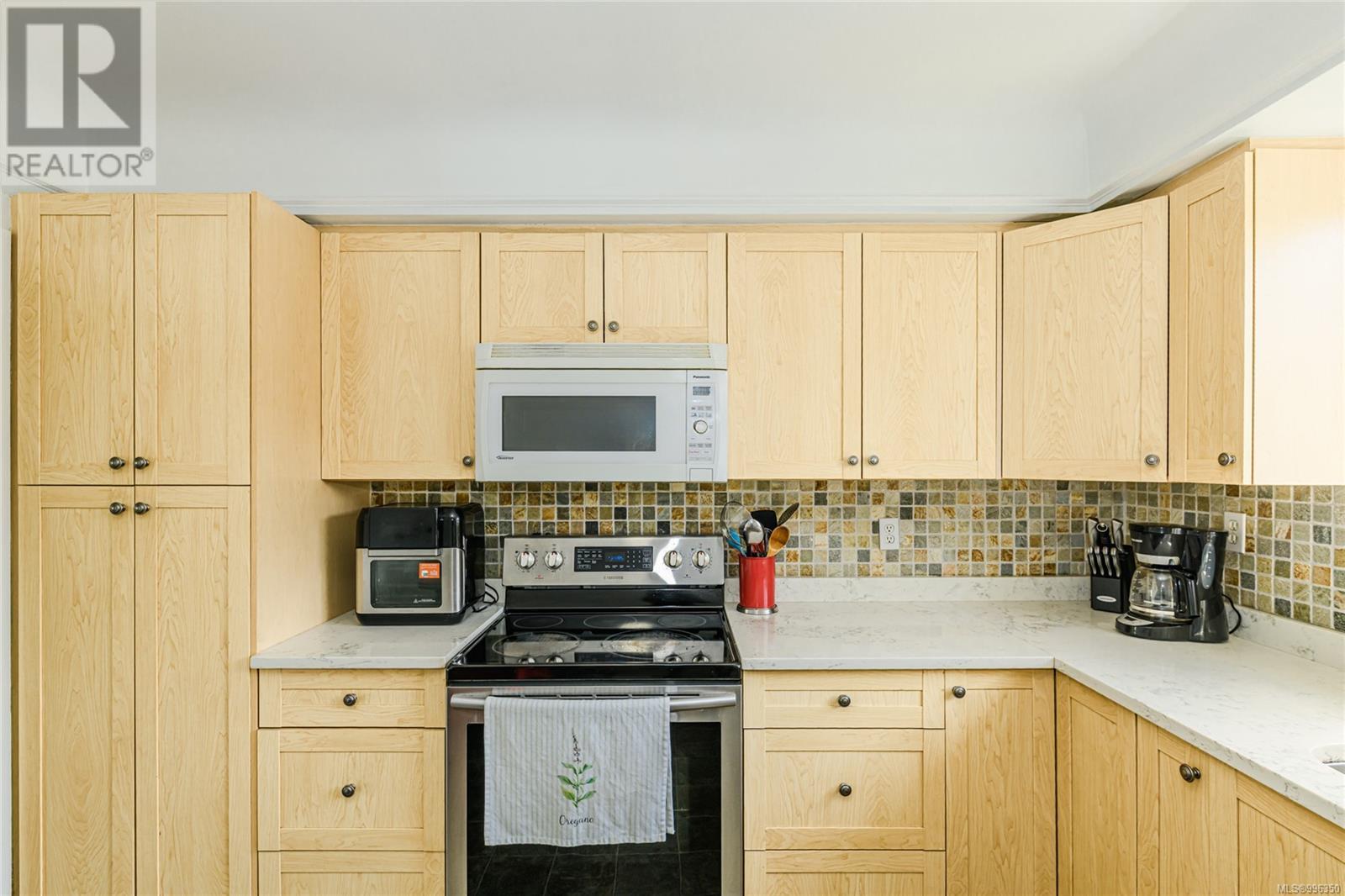 999 Leslie Dr