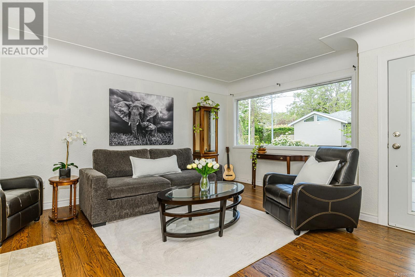999 Leslie Dr