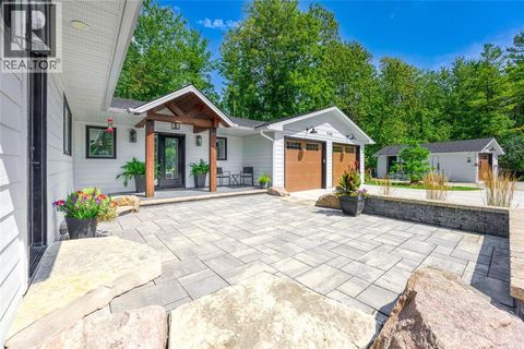 5168 LAKESHORE ROAD Plympton-Wyoming ON N0N1J6