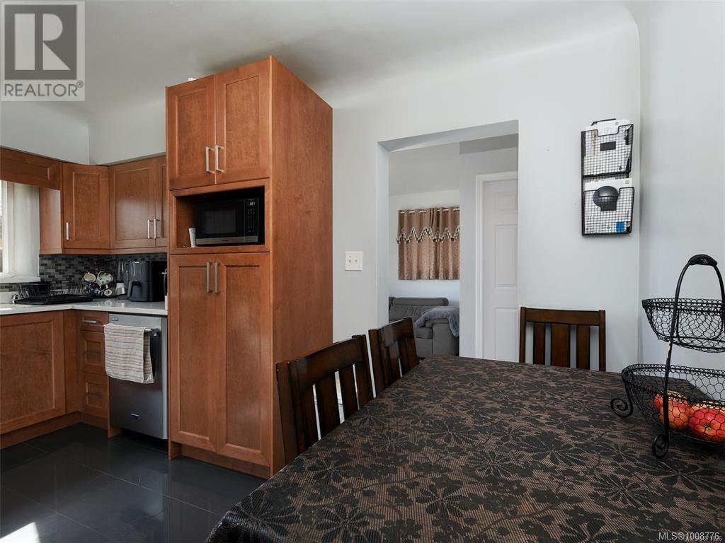 85 Battleford Ave
