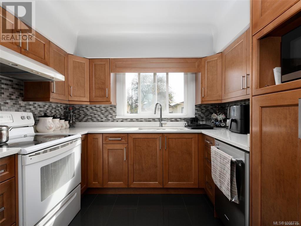 85 Battleford Ave