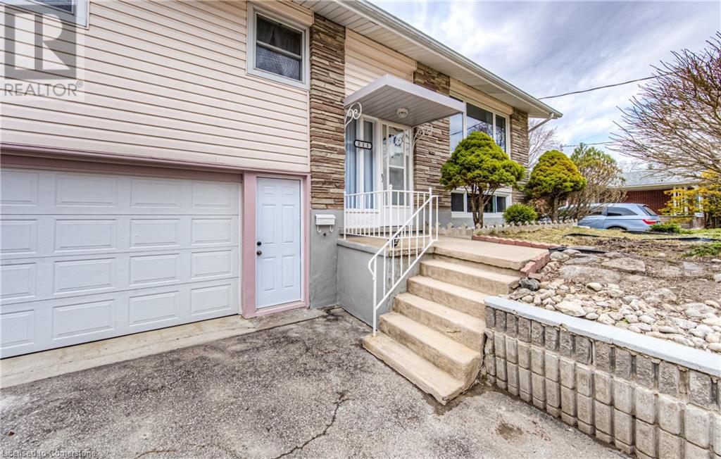 211 LAKESIDE DR Drive