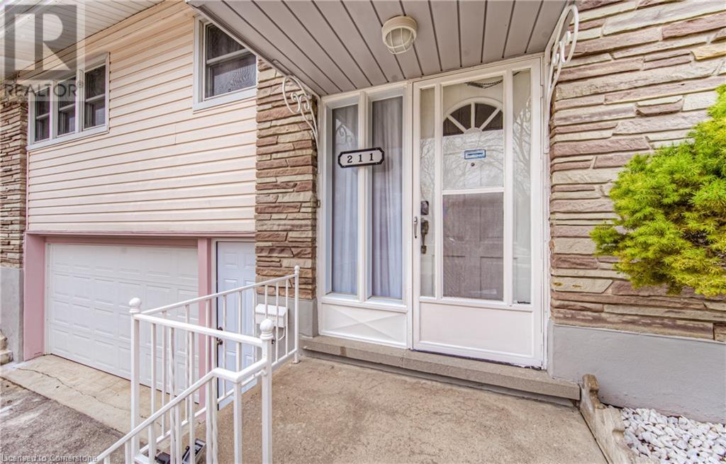 211 LAKESIDE DR Drive