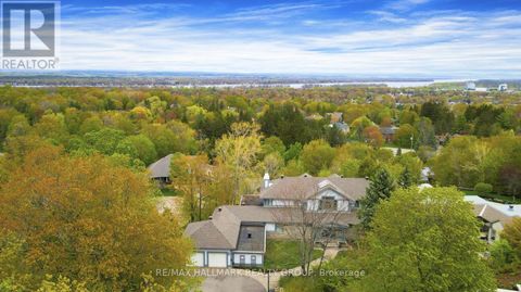 23 DAVIDSON DRIVE Ottawa ON K1J6L7