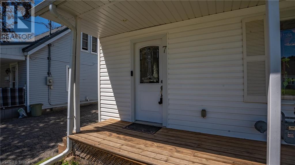 7 WINSTON Avenue