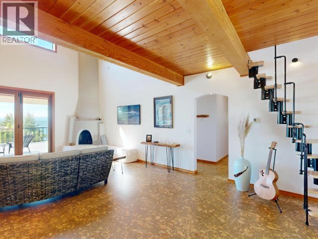 8116 EMMONDS ROAD