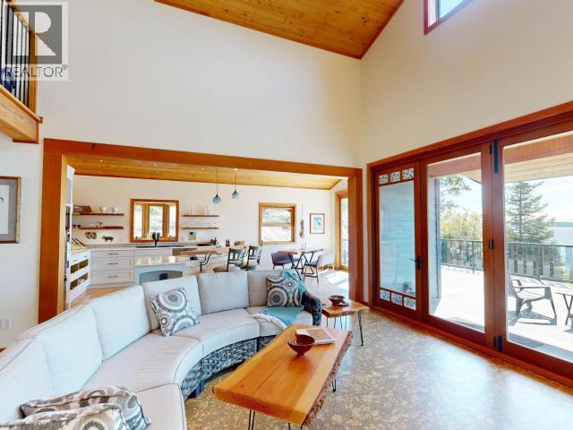 8116 EMMONDS ROAD