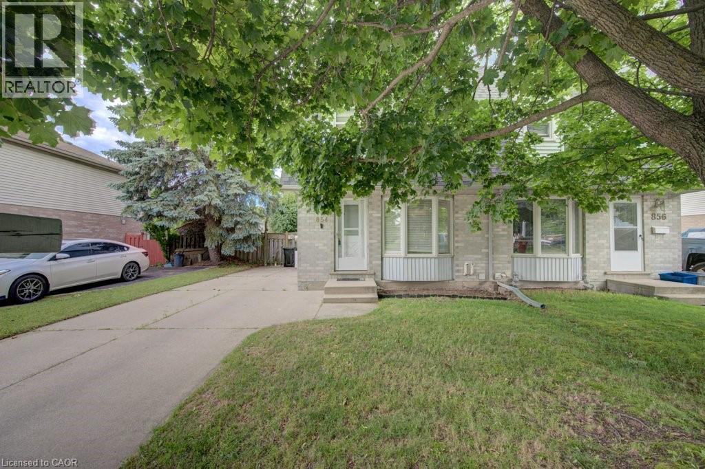854 ELGIN Street N