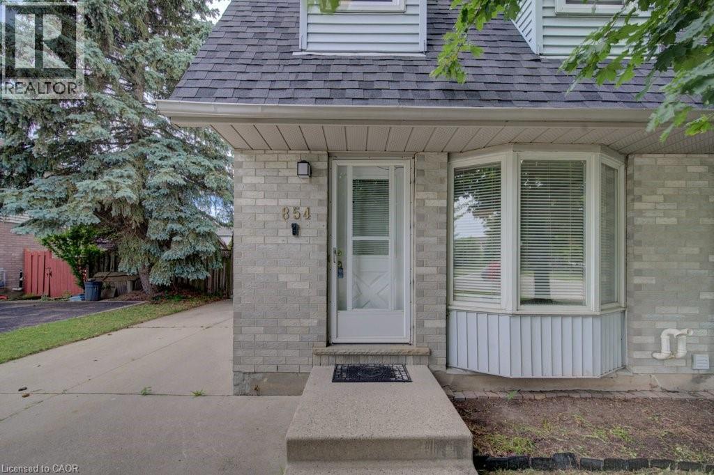 854 ELGIN Street N