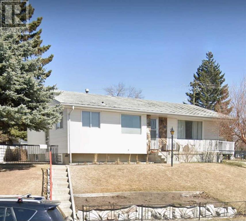404 Mariposa Drive NE