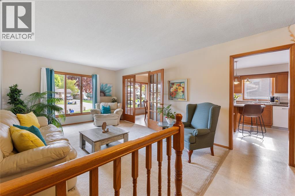 315 OAKLEA COURT