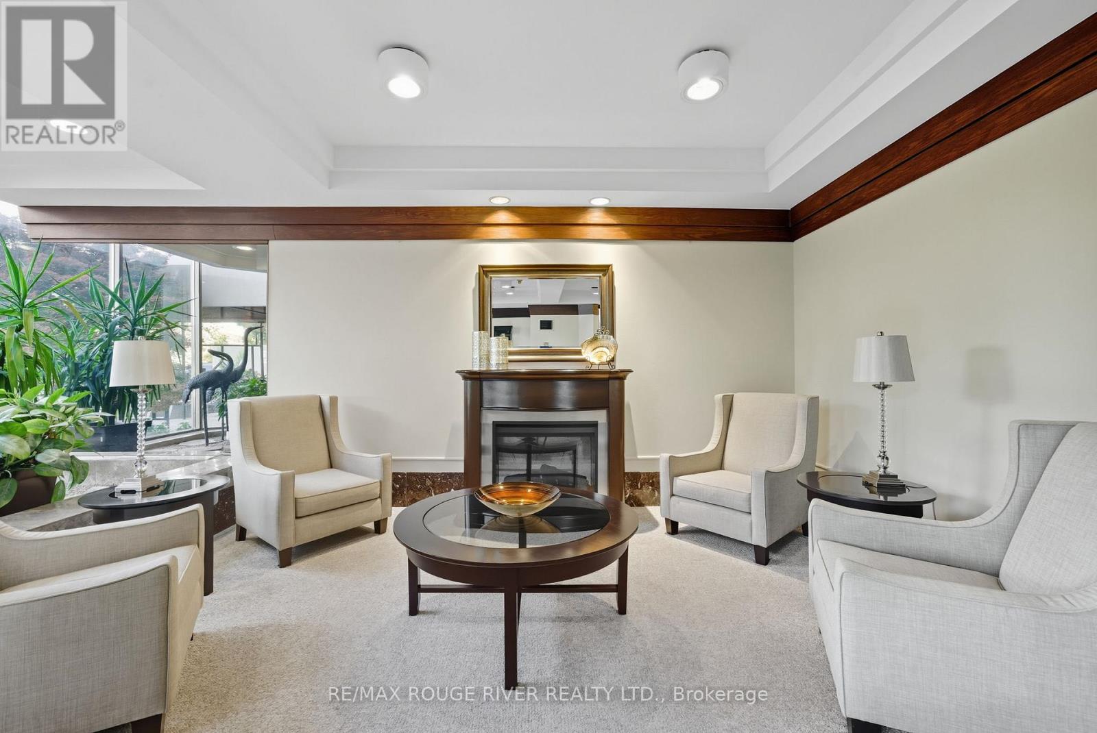 604 - 1890 VALLEY FARM ROAD