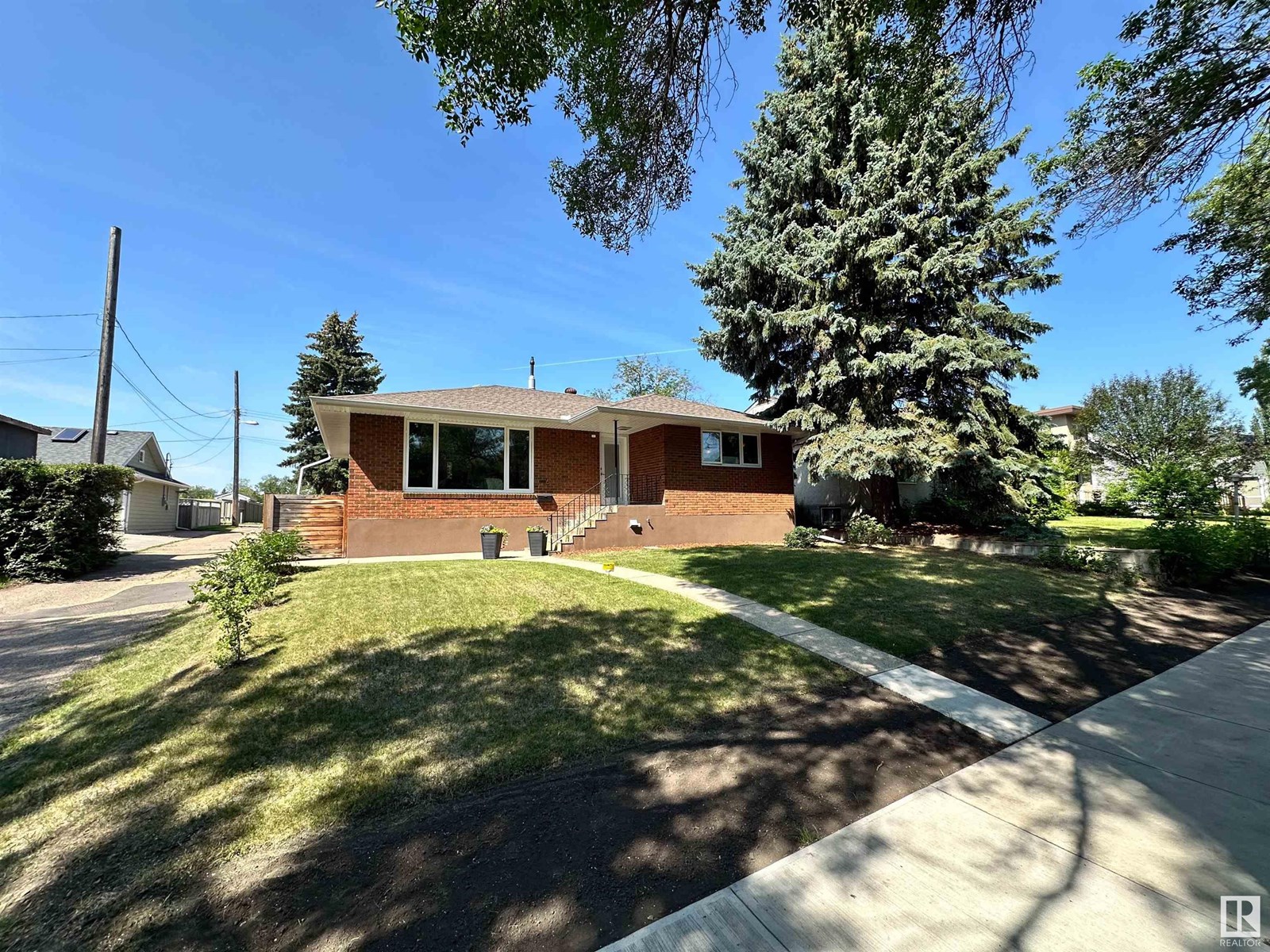 11116 69 ST NW