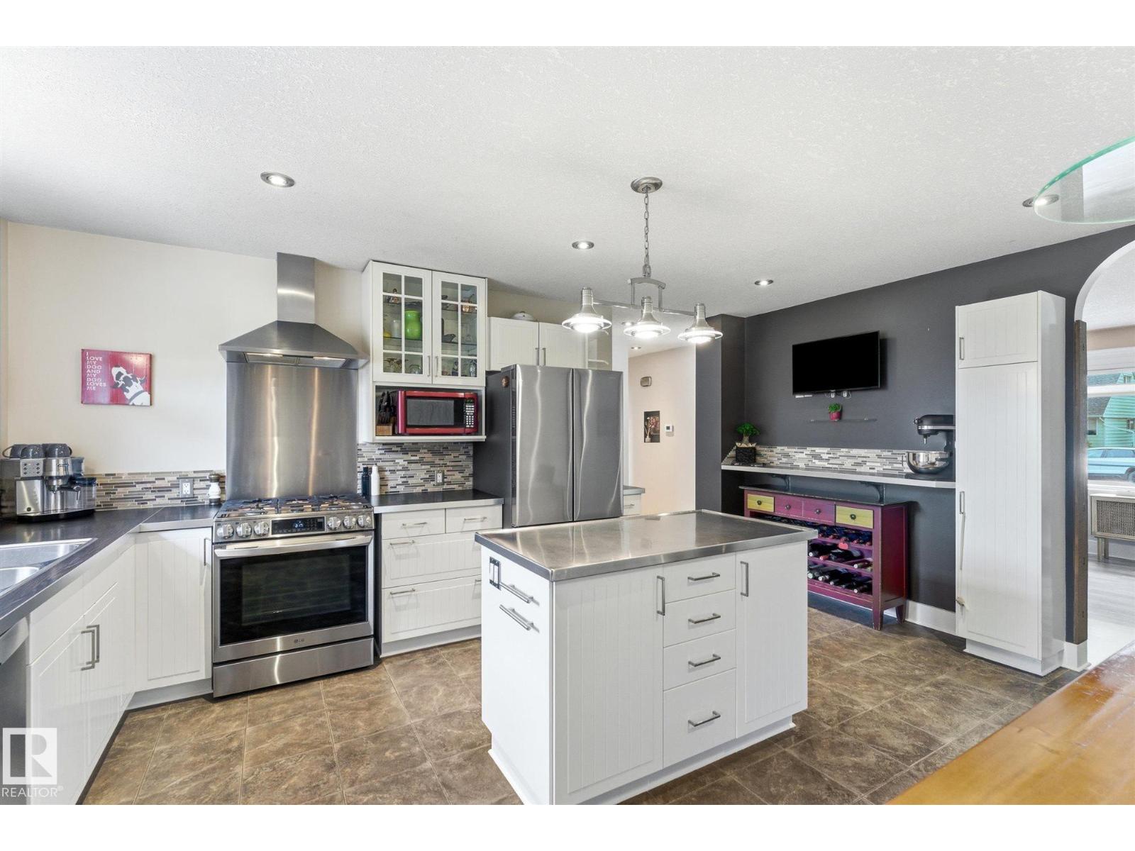5400 49 ST