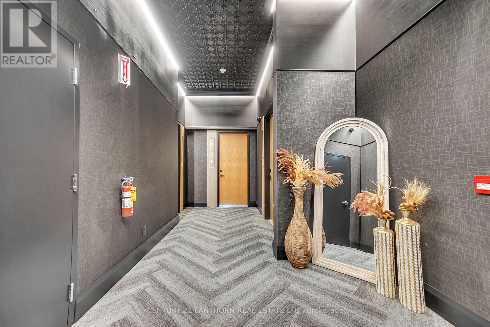 UNIT # 3 - 38 FRONT STREET