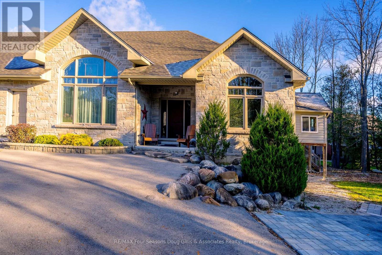 135 ALGONQUIN DRIVE