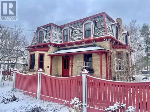 61 DRUMMOND STREET E Perth ON K7H1G3