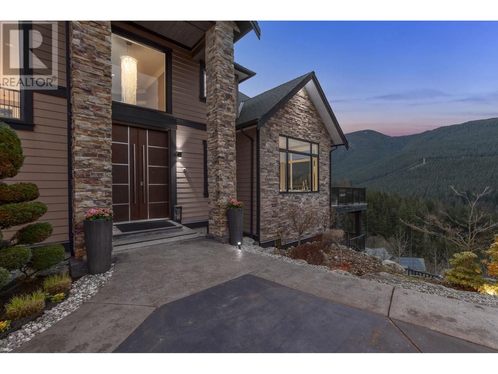1087 UPLANDS DRIVE