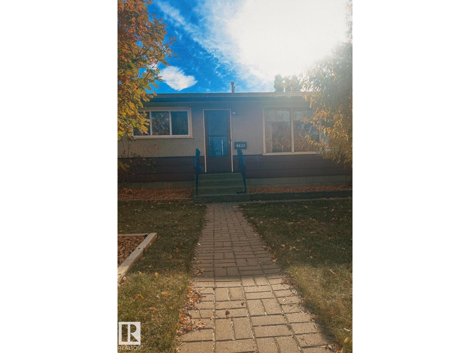 4825 117 AV NW