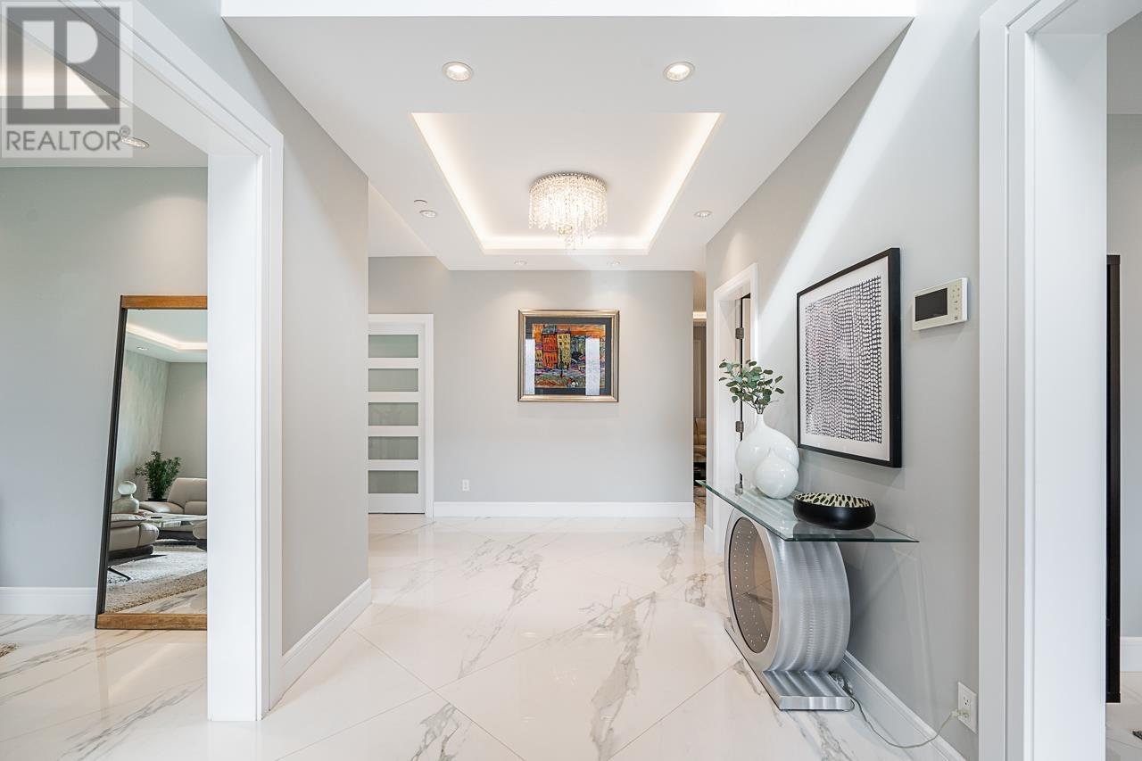 823 W 52ND AVENUE