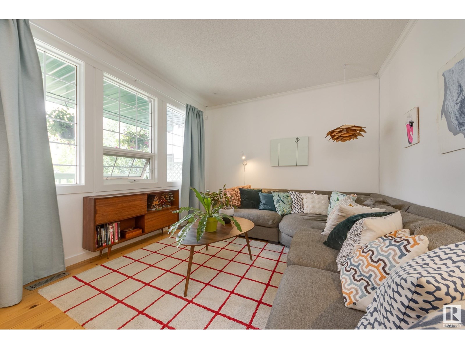 11519 75 AV NW
