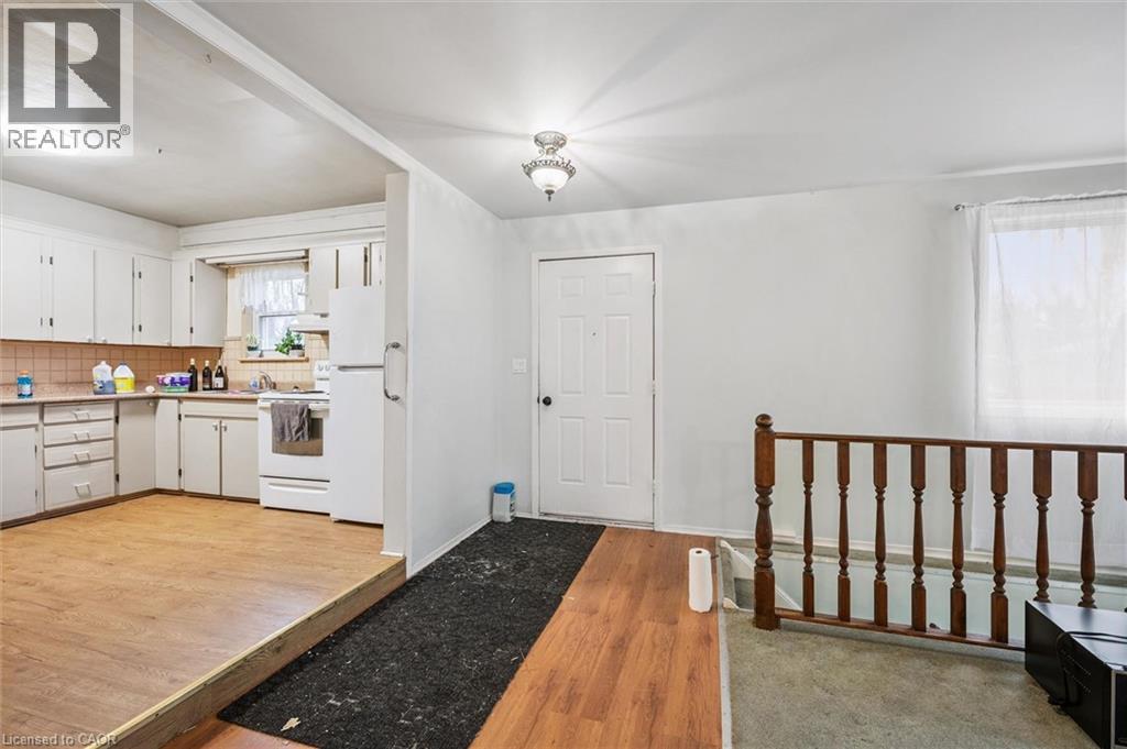 605 WATERLOO Street S