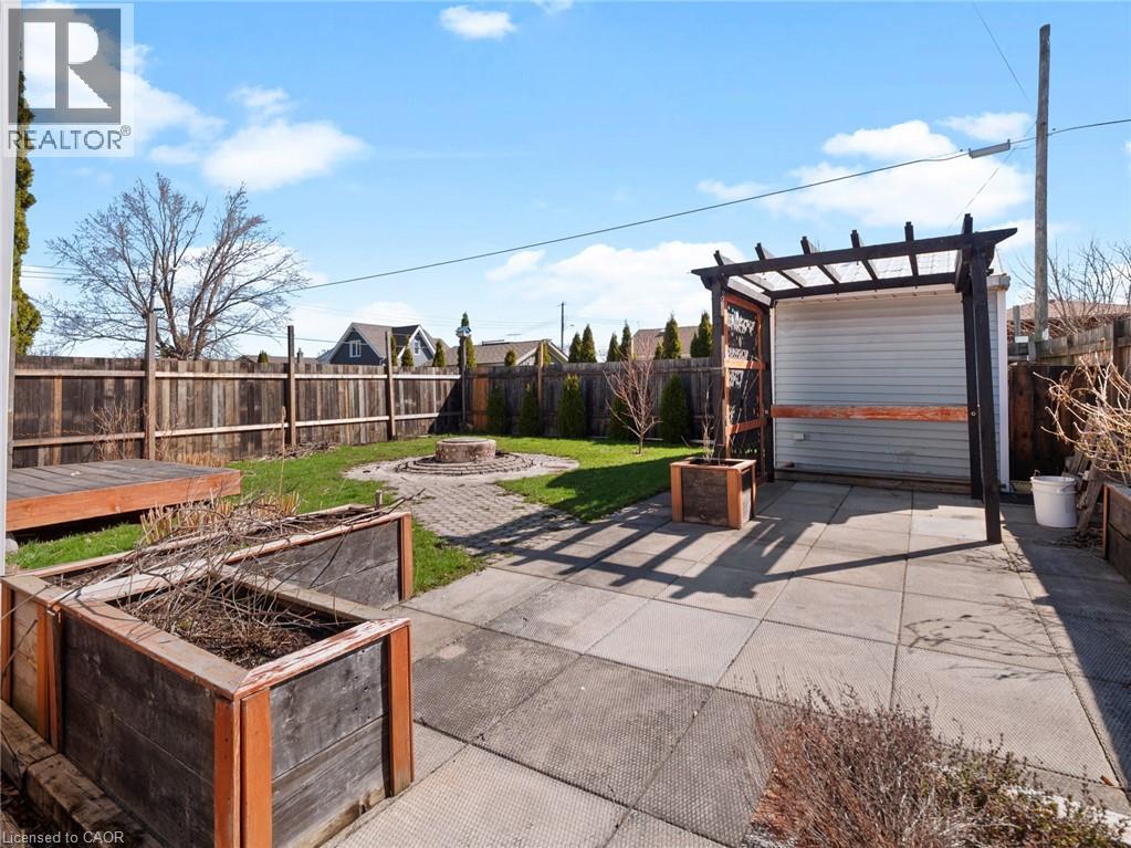 379 SOUTHWORTH Street S