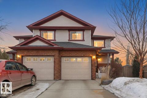 9037 Scott CR NW Edmonton AB T6R0E8