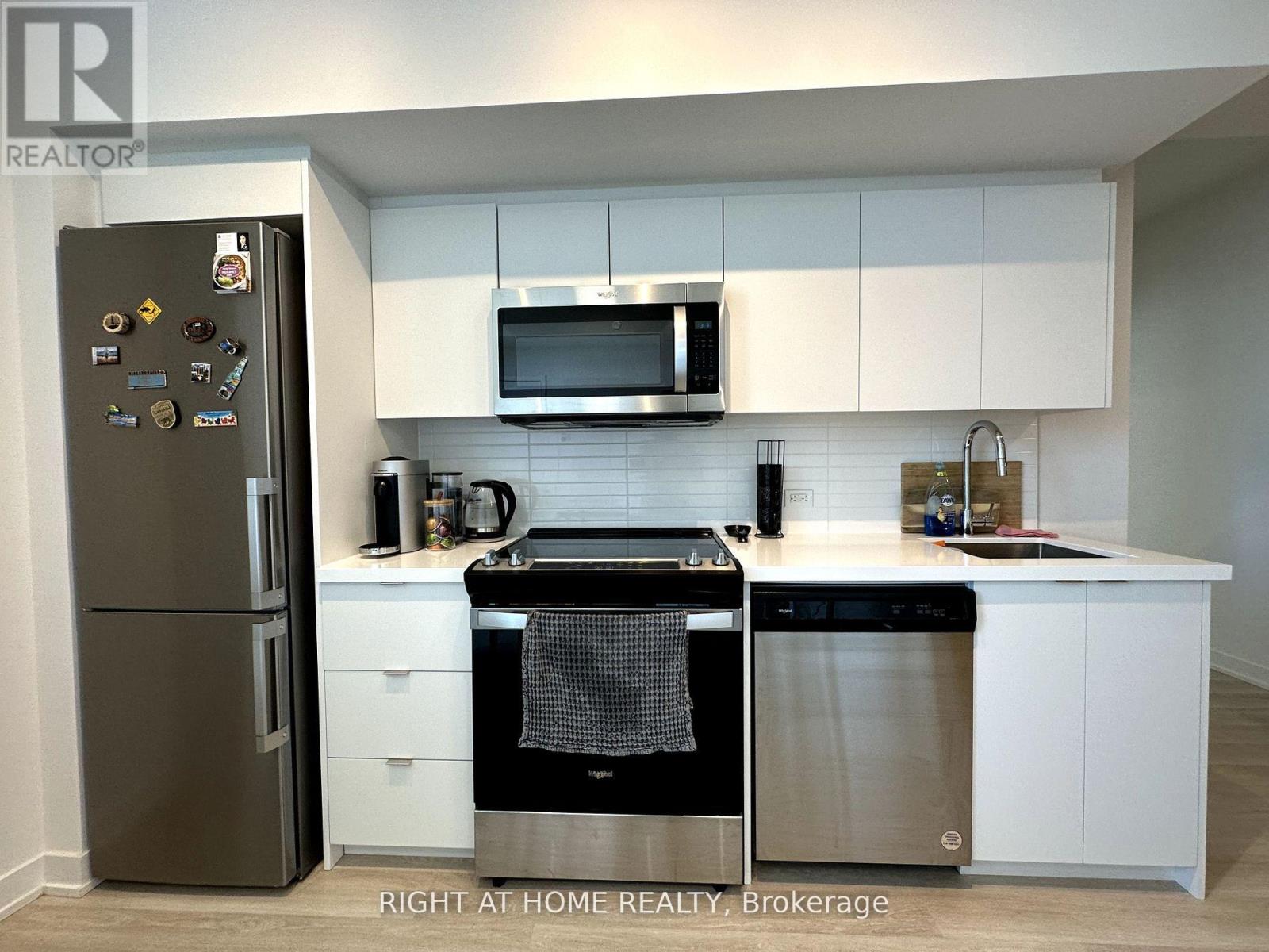 903 - 30 TRETTI WAY