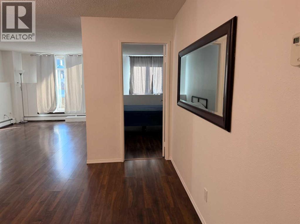 121, 1237 4 Avenue S