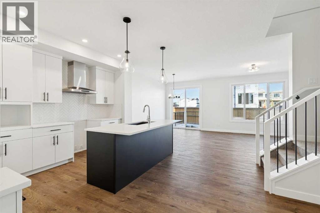 575 Buffaloberry Manor SE