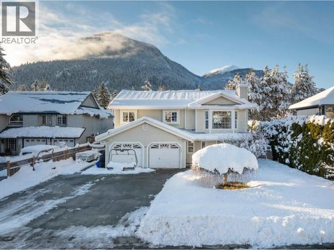 7391 LARCH STREET Pemberton BC V0N2L0