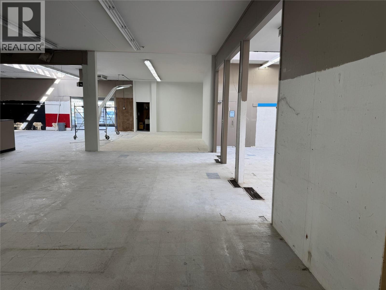 402 Industrial Avenue E