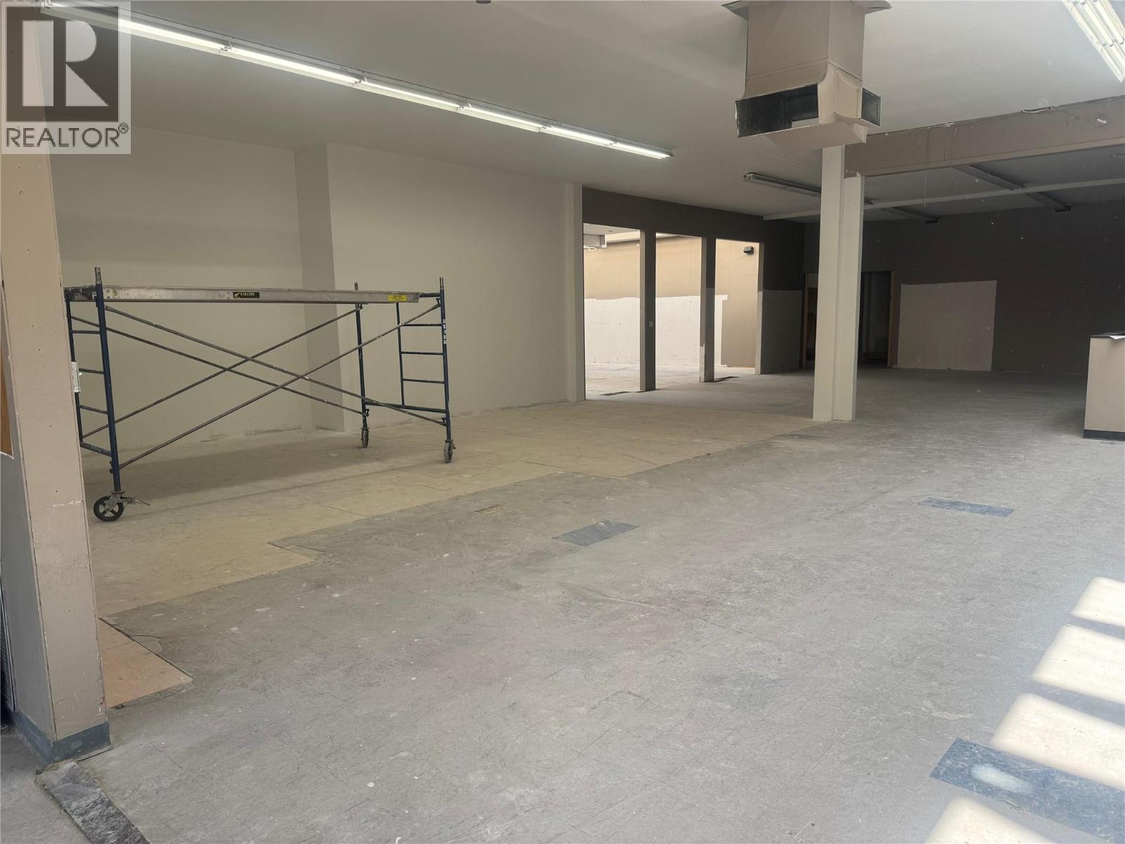 402 Industrial Avenue E