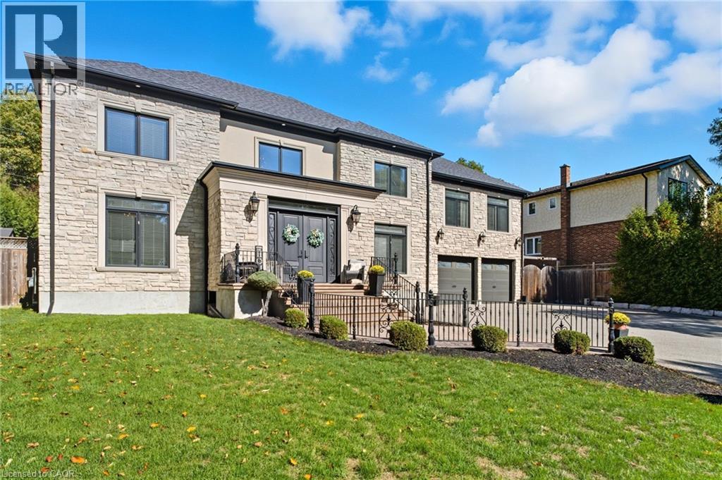 855 AVENUE Road