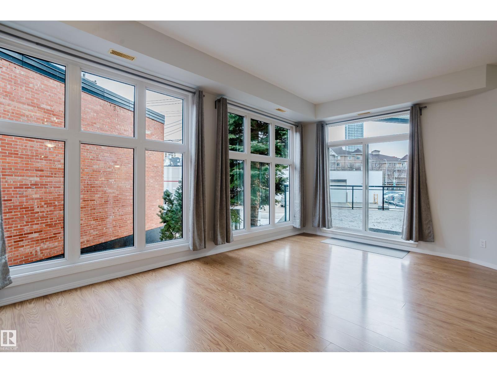 #207 10147 112 ST NW