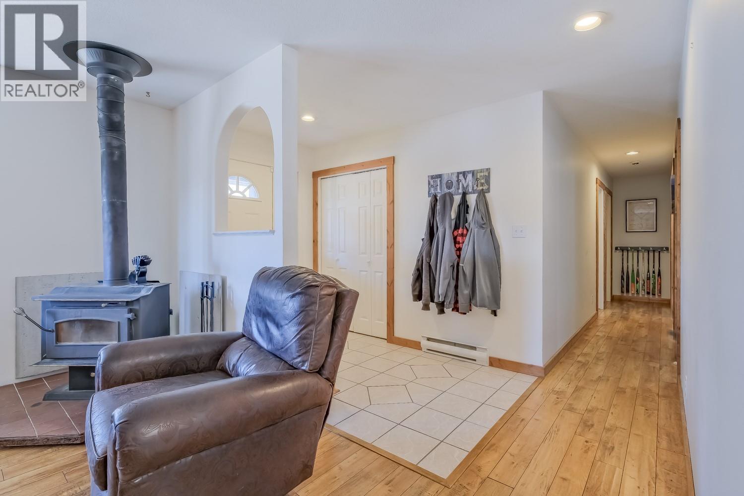 3157 VASEUX LAKE Crescent