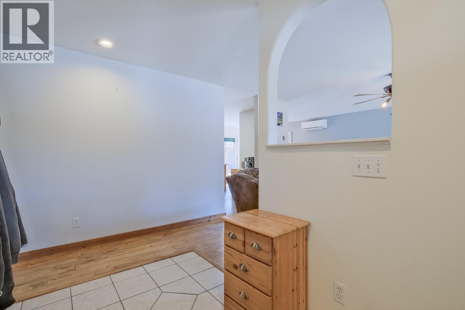 3157 VASEUX LAKE Crescent