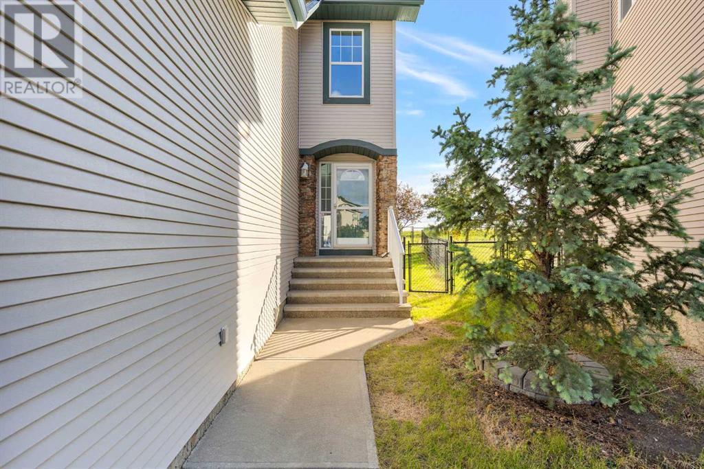 115 Cougarstone Court SW